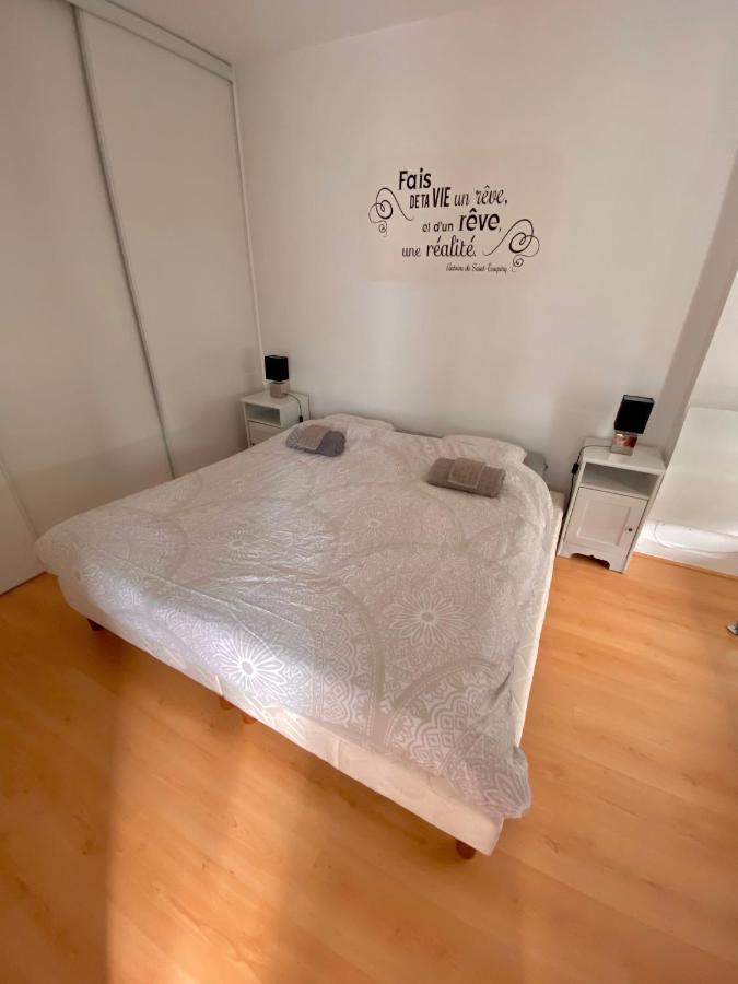 Charmant Appartement En Bord De Cher Saint-Avertin Exterior photo